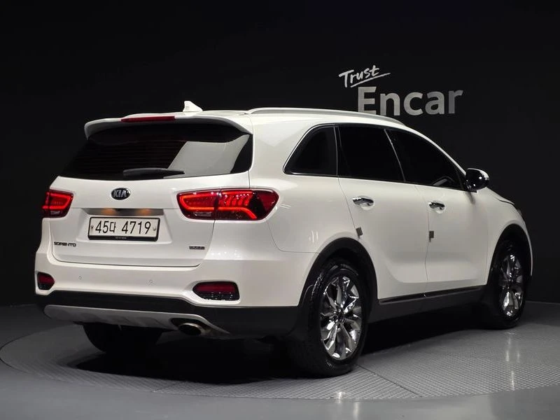 Kia Sorento Gasoline 2.0 Turbo 4WD| 240к.с.| ВКЛ.ТЕХНОТЕСТ, снимка 2 - Автомобили и джипове - 55431787