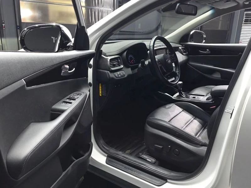 Kia Sorento Gasoline 2.0 Turbo 4WD| 240к.с.| ВКЛ.ТЕХНОТЕСТ, снимка 10 - Автомобили и джипове - 55431787