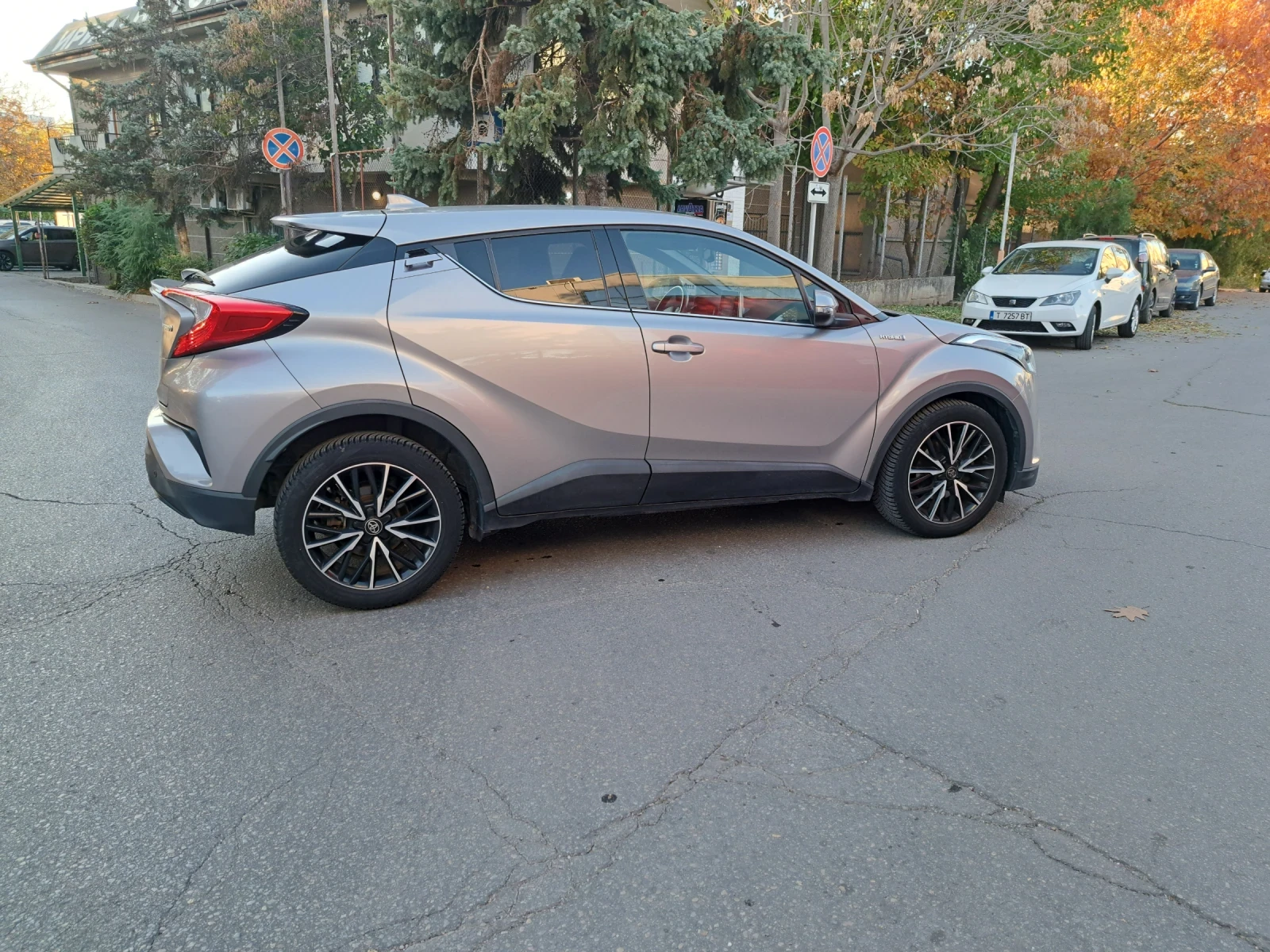 Toyota C-HR 123000 км ХИБРИД  - изображение 3