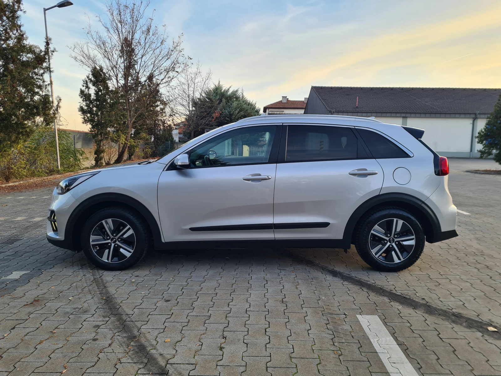 Kia Niro 1.6GDI Hybrid DCT Aut. - изображение 8