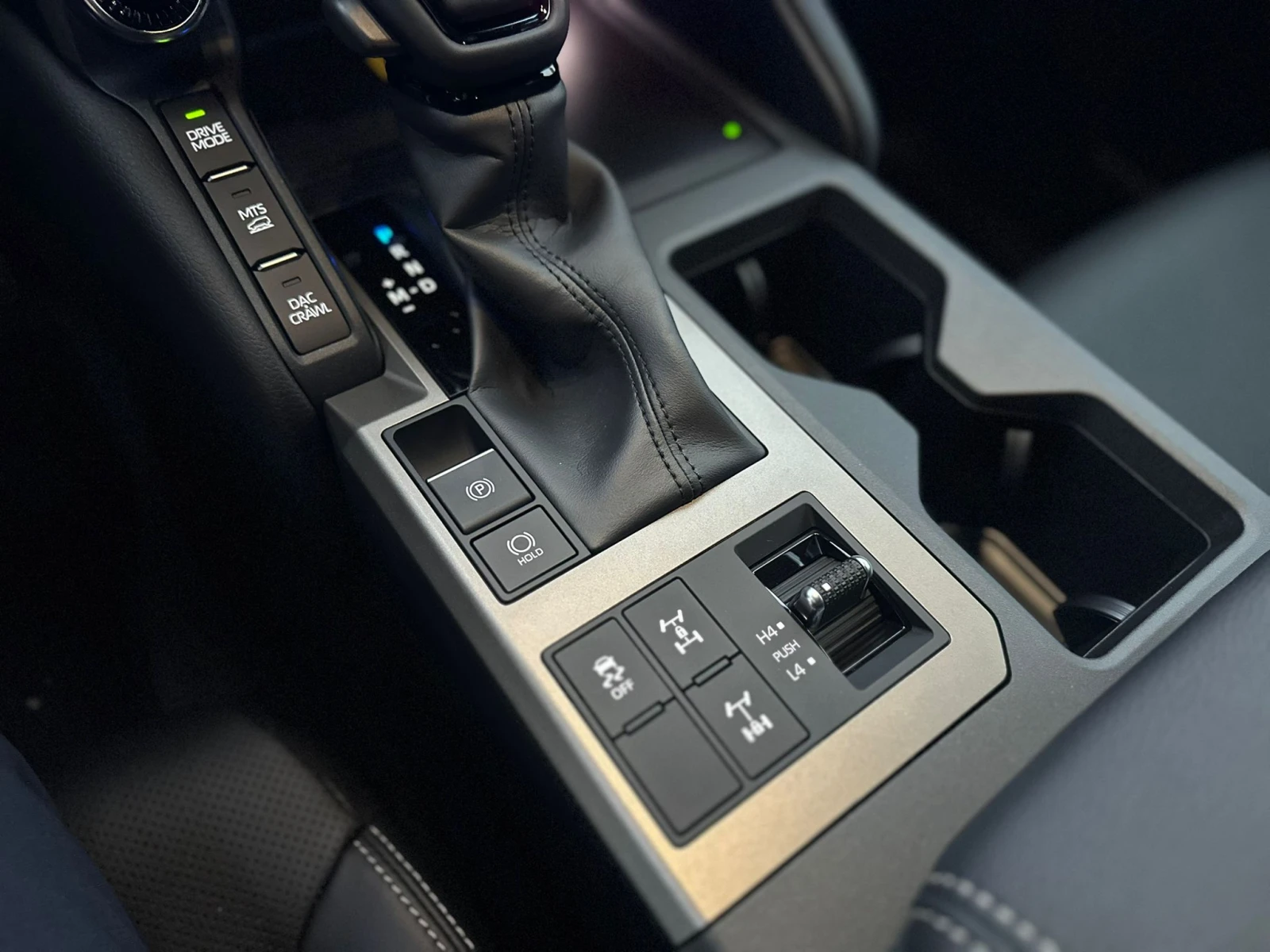 Toyota Land cruiser 2.8D 4x4 #Executive #Leder #360 #ACC @iCarbg #iCar | Mobile.bg   14