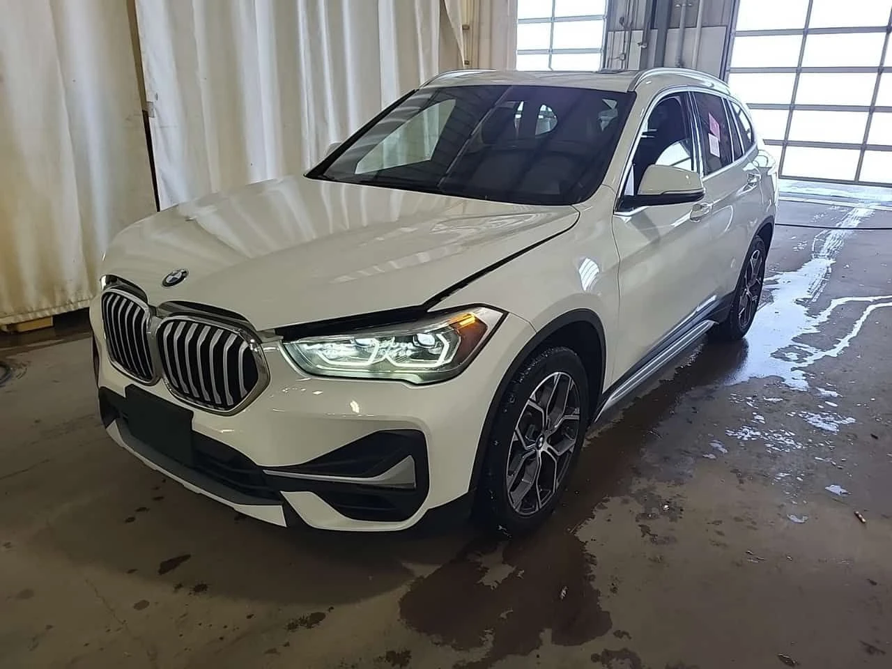 BMW X1 * XDRIVE28I * PANO * 2 ����� * �������� * CARFAX | Mobile.bg � ����������� 1