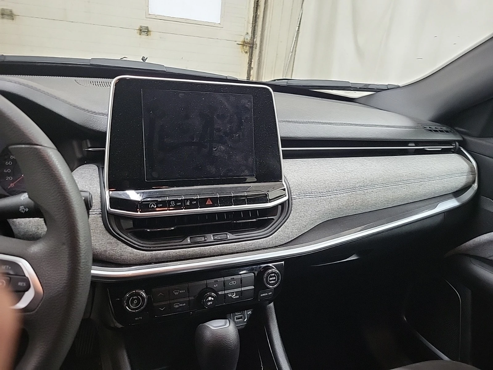 Jeep Compass 2L 4cyl 4WD - изображение 10