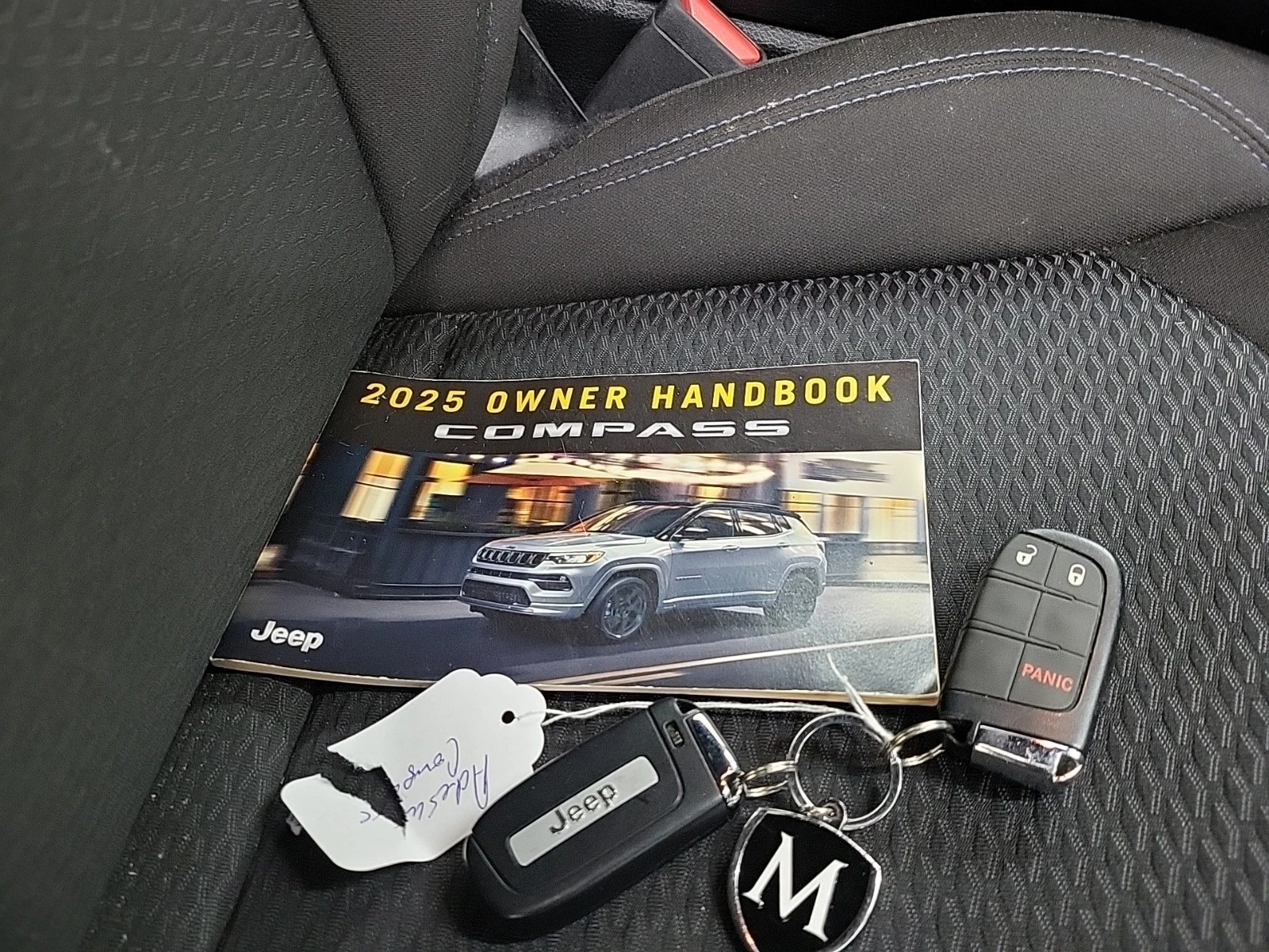 Jeep Compass 2L 4cyl 4WD - изображение 8