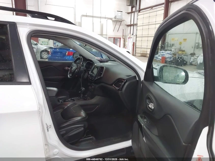 Jeep Cherokee 2.0L I-4 DI, DOHC, TURBO, 270HP 4X4 Drive | Mobile.bg � ����������� 5