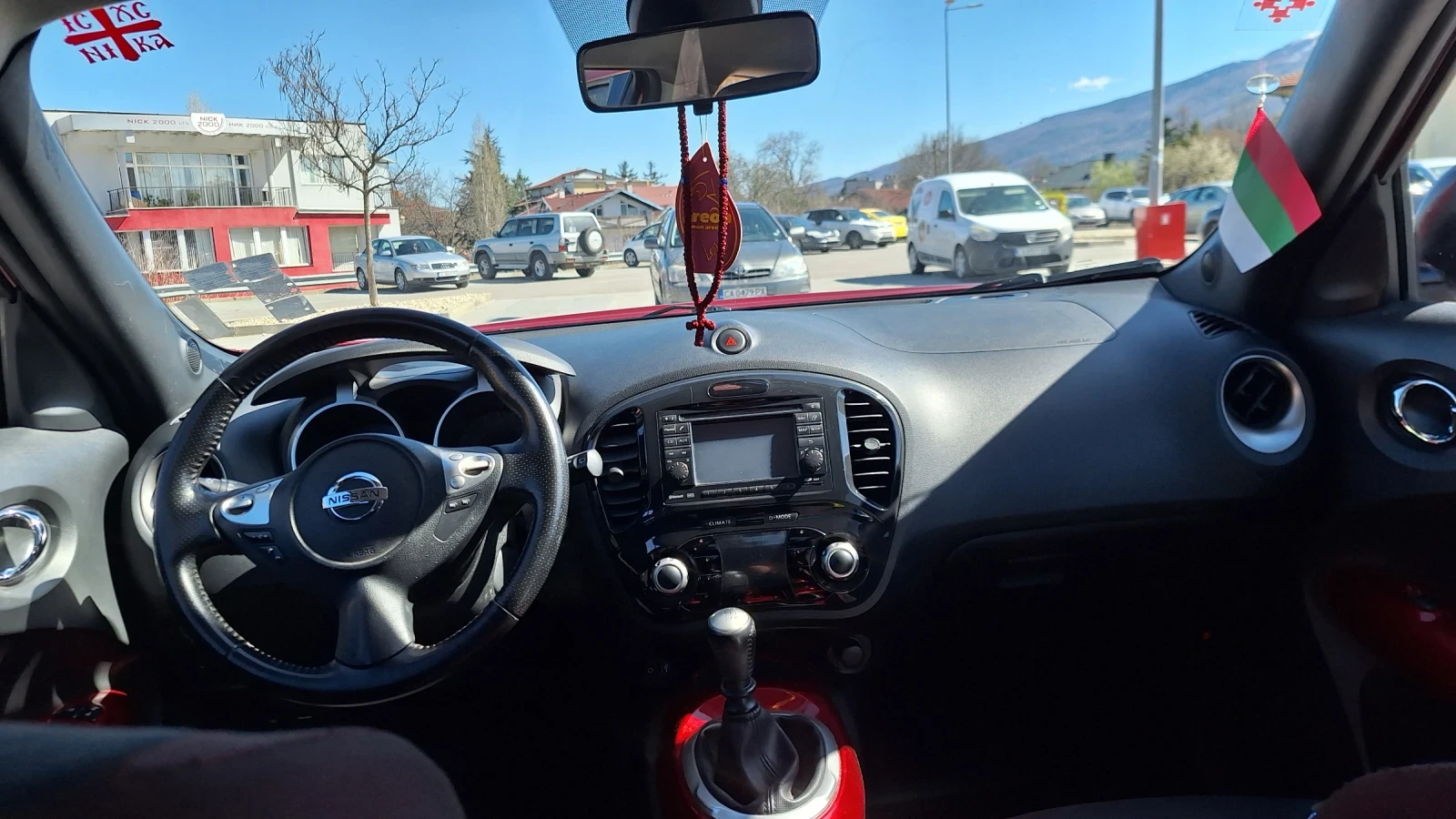 Nissan Juke, снимка 8 - Автомобили и джипове - 54138435