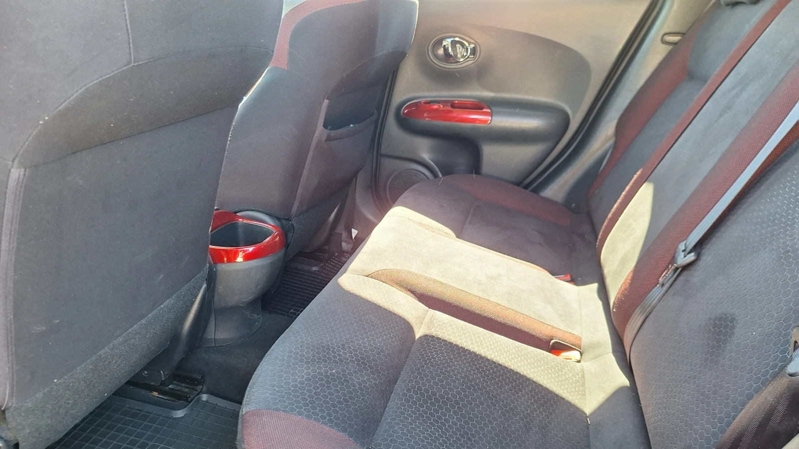 Nissan Juke, снимка 11 - Автомобили и джипове - 54138435