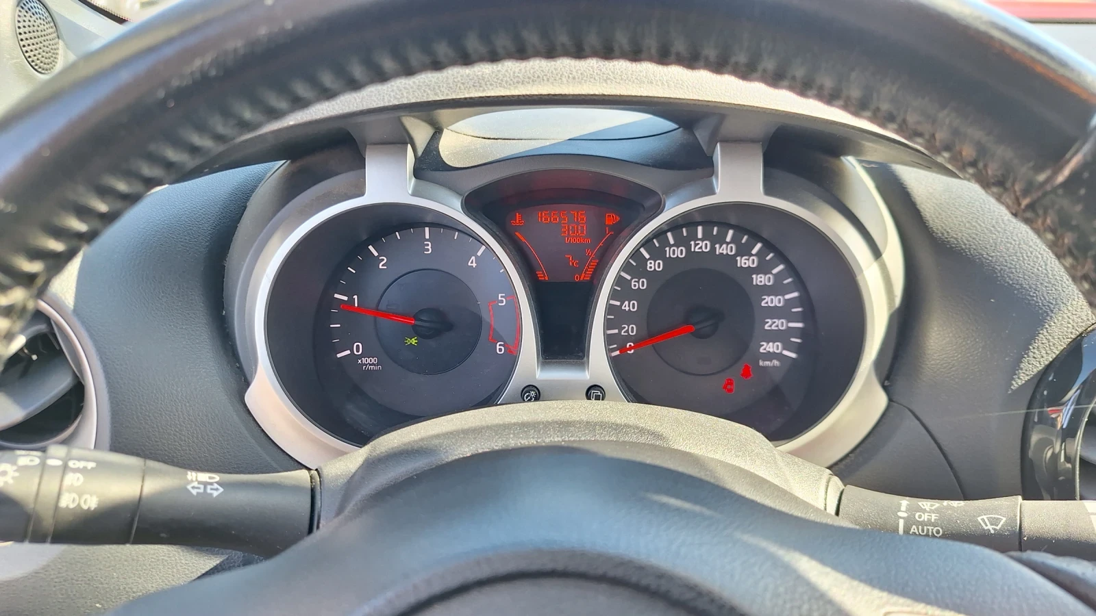 Nissan Juke, снимка 5 - Автомобили и джипове - 54138435
