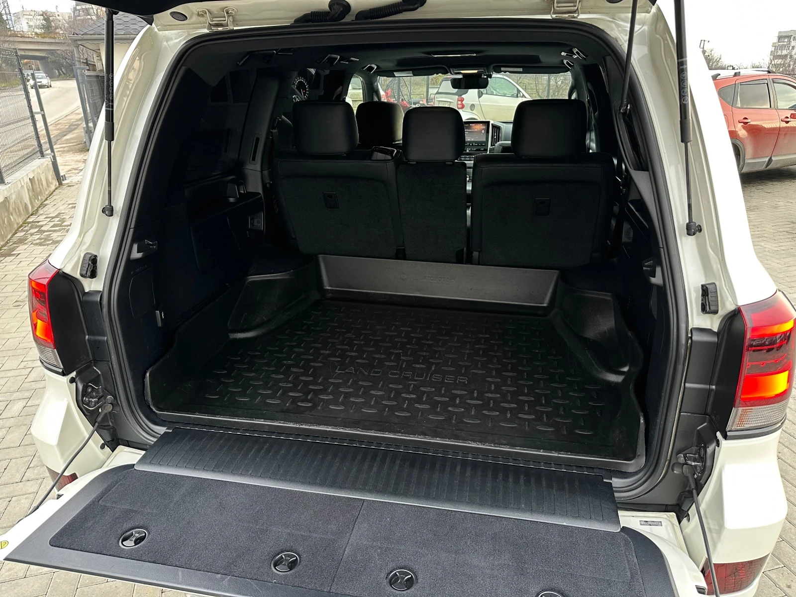 Toyota Land cruiser 200 EXCALIBUR, снимка 16 - Автомобили и джипове - 54216583