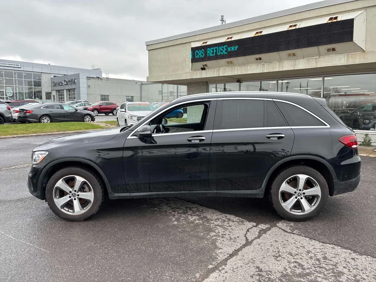 Mercedes-Benz GLC 300 4MATIC/360/ПАНОРАМА/ПОДГРЕВИ, снимка 3 - Автомобили и джипове - 54557172