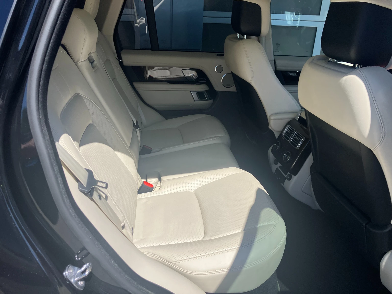 Land Rover Range rover P400 HSE Full, снимка 9 - Автомобили и джипове - 54912020