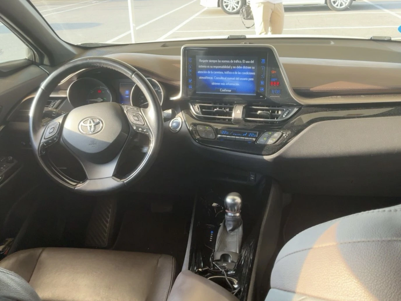 Toyota C-HR 1.8 122hp HYBRID LOUNGE КОЖА СЕРВ. ИСТОРИЯ, снимка 6 - Автомобили и джипове - 55150305
