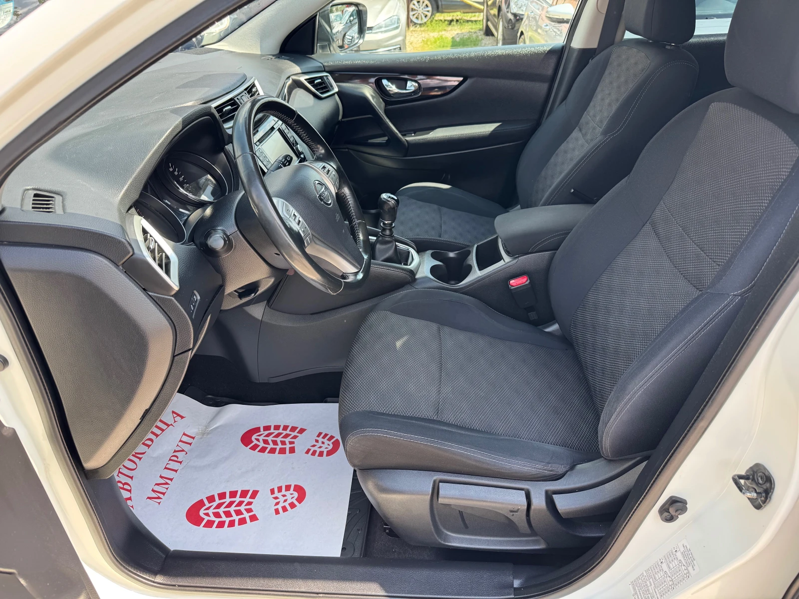 Nissan Qashqai 1.2I-ЛИЗИНГ, снимка 12 - Автомобили и джипове - 55574679