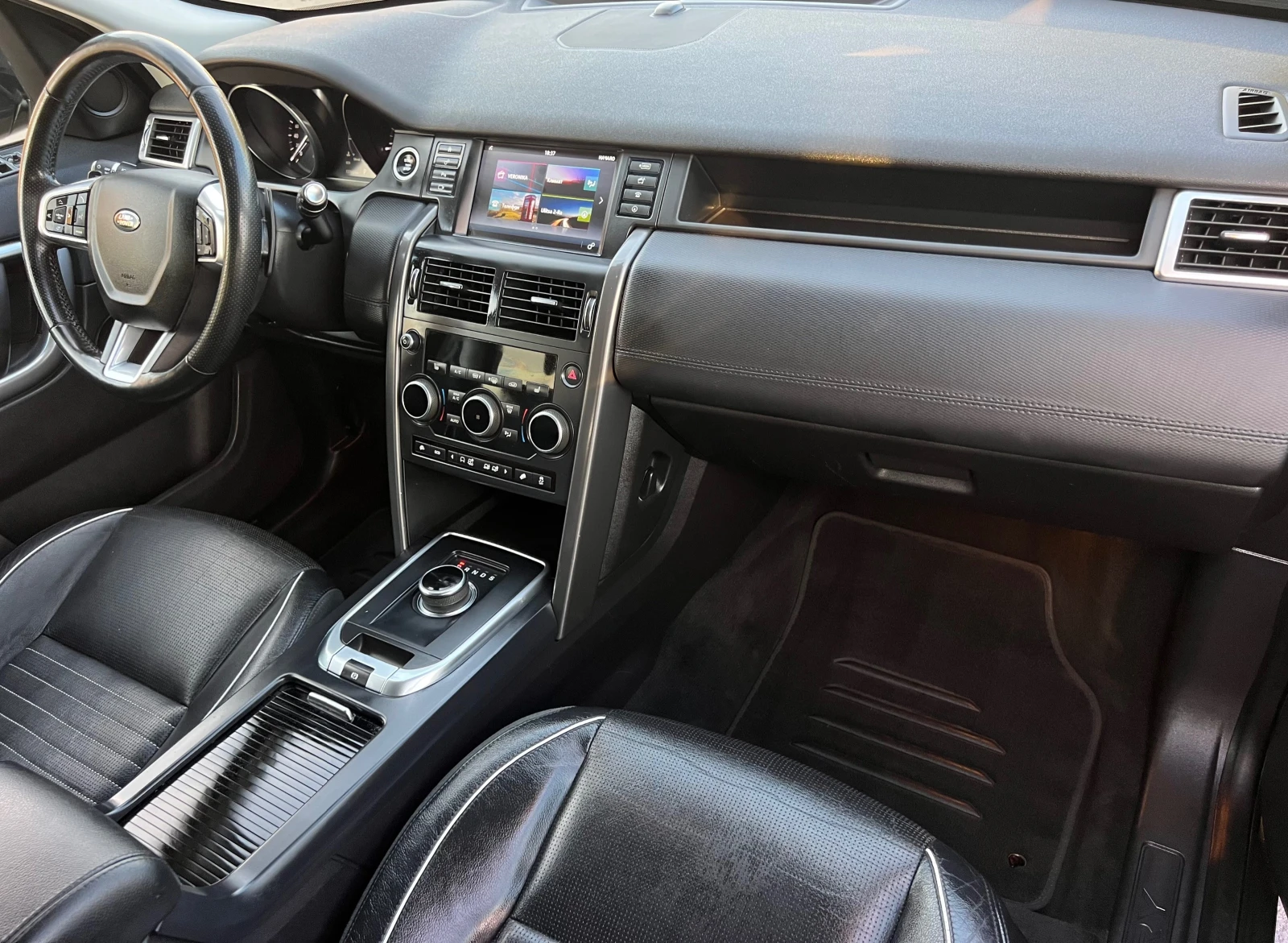 Land Rover Discovery Sport 2.0d FACE/4x4/LED/XENON/NAVI/KAMERA/PODGREV/KOJA, снимка 13 - Автомобили и джипове - 56247554