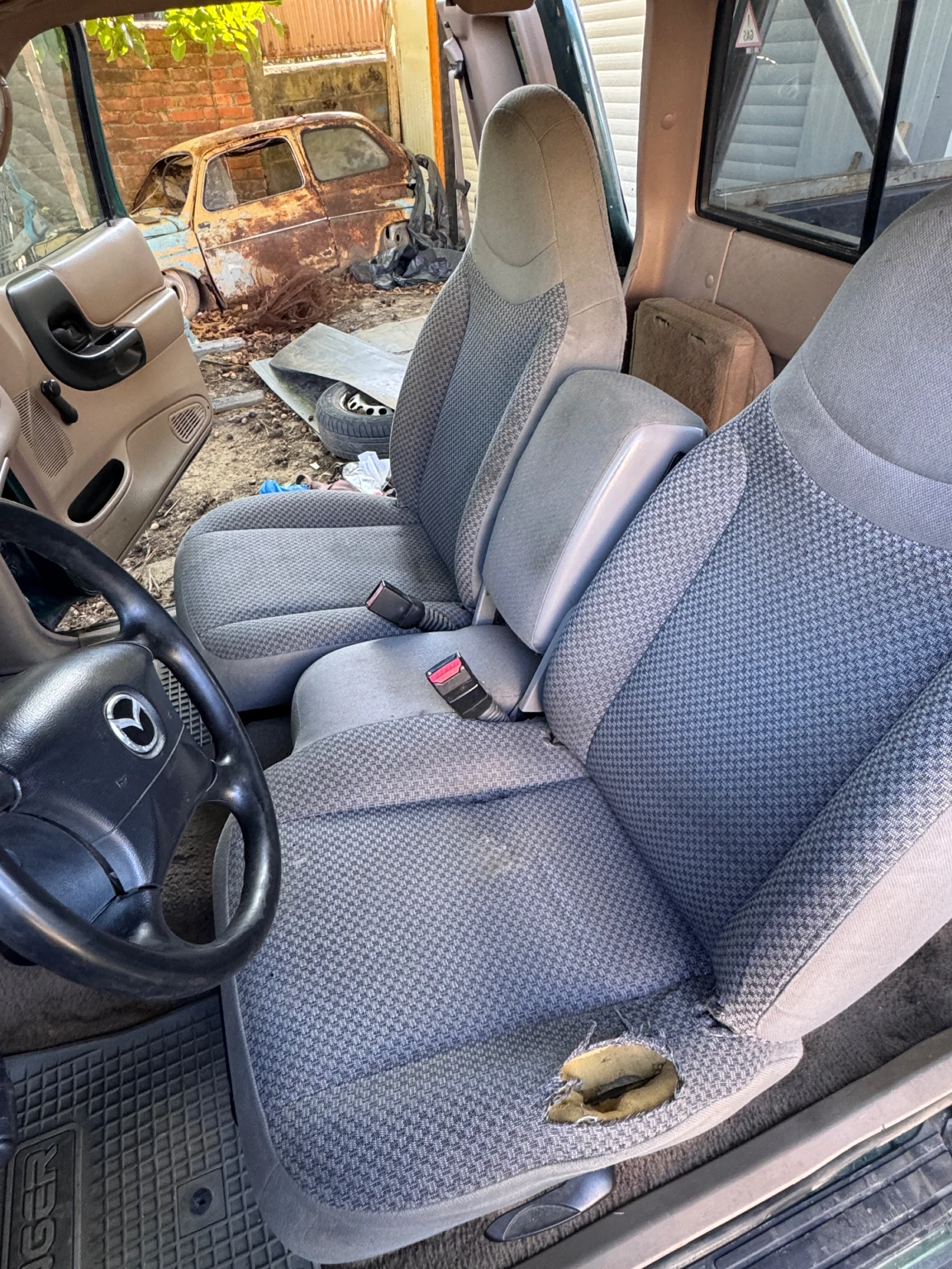 Mazda B2500 3.0 газ , снимка 9 - Автомобили и джипове - 56298960