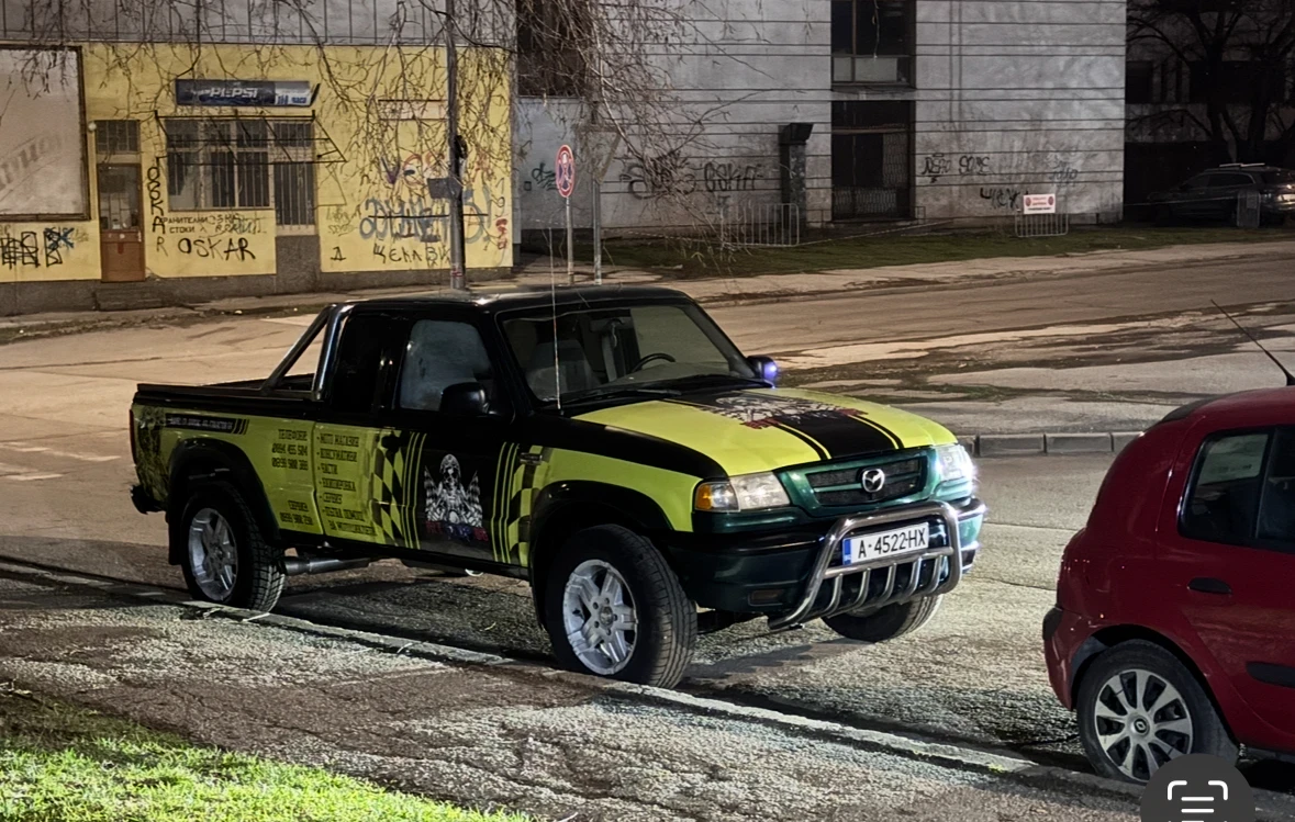 Mazda B2500 3.0 газ , снимка 3 - Автомобили и джипове - 56298960