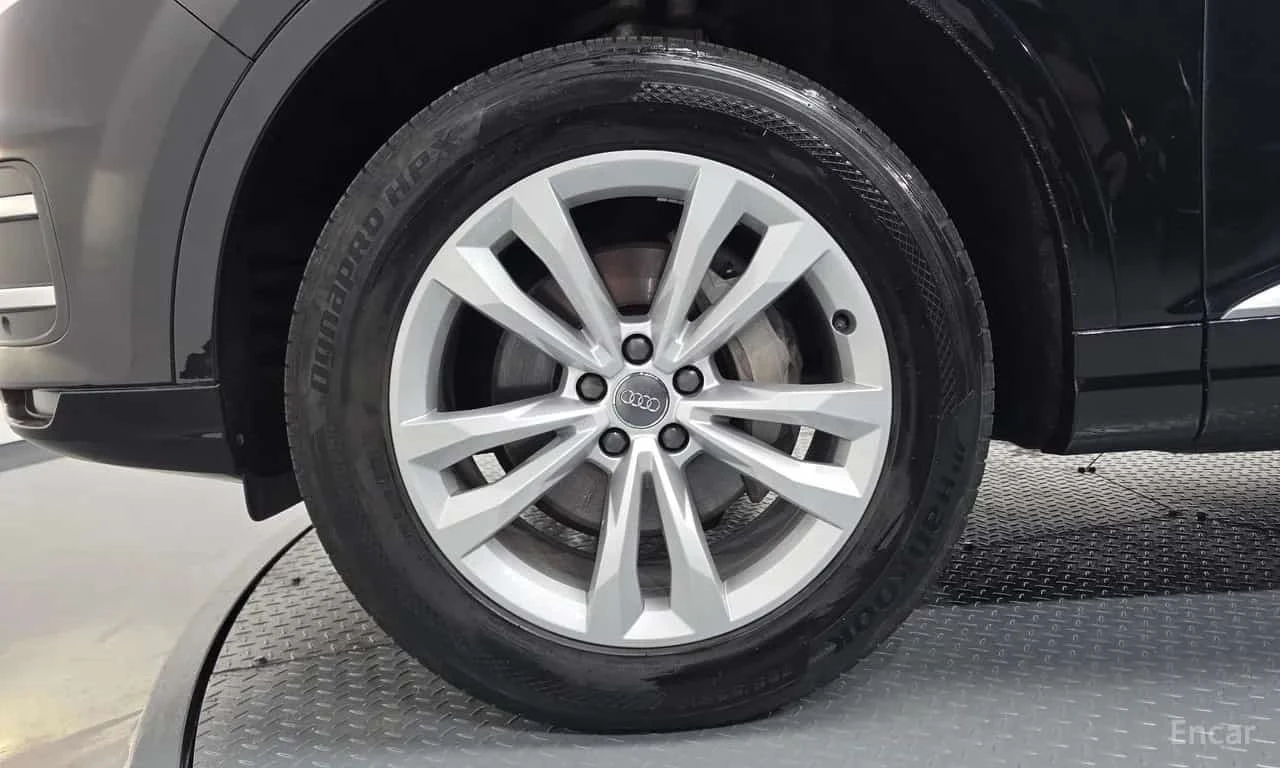 Audi Q7 45 TFSI Quattro* ПАНО* ДВА КЛЮЧА * ФИКСИРАНА ЦЕНА*, снимка 5 - Автомобили и джипове - 56314921