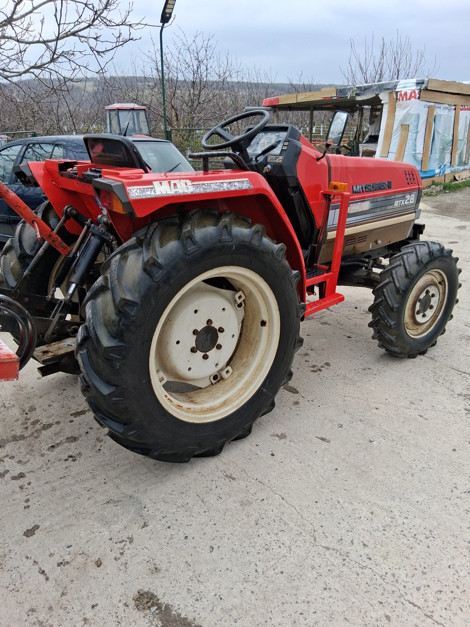 Трактор Mitsubishi MТХ28