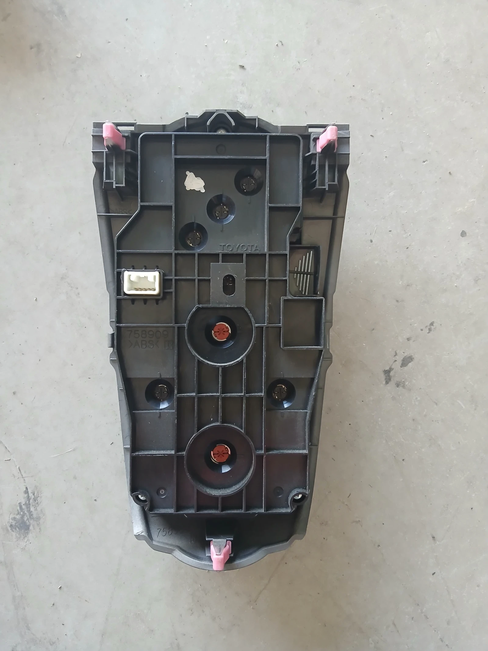 758909 климатроник Toyota Yaris , снимка 2 - Части - 54849876