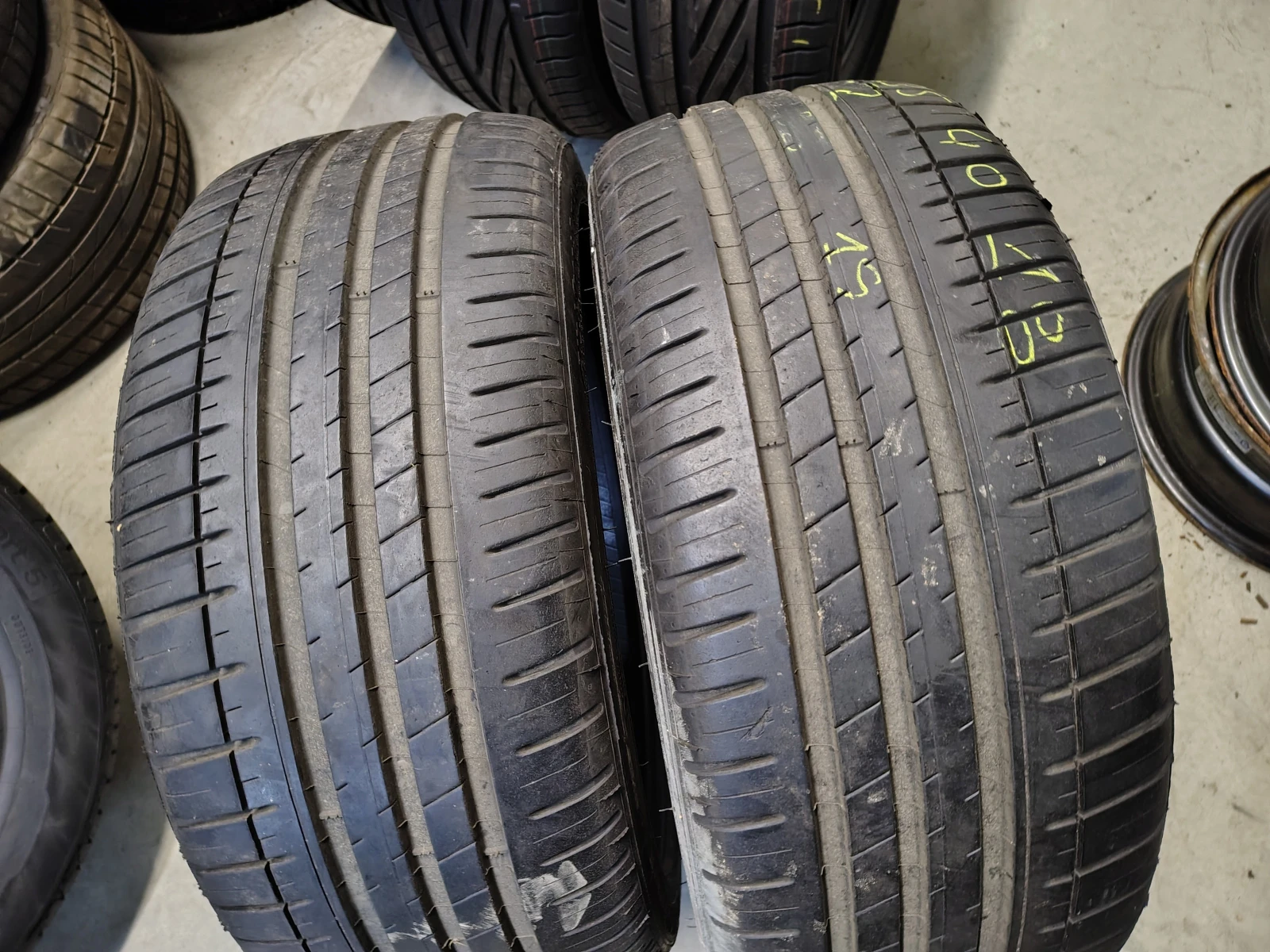  235/40R18 | Mobile.bg   1