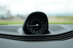 Porsche Taycan 4* CROSS TURISM* PANO* DISTR* 360* KEYLESS* BOSE, снимка 9
