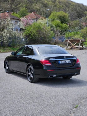 Mercedes-Benz E 220 4 Matic AMG Night, снимка 5