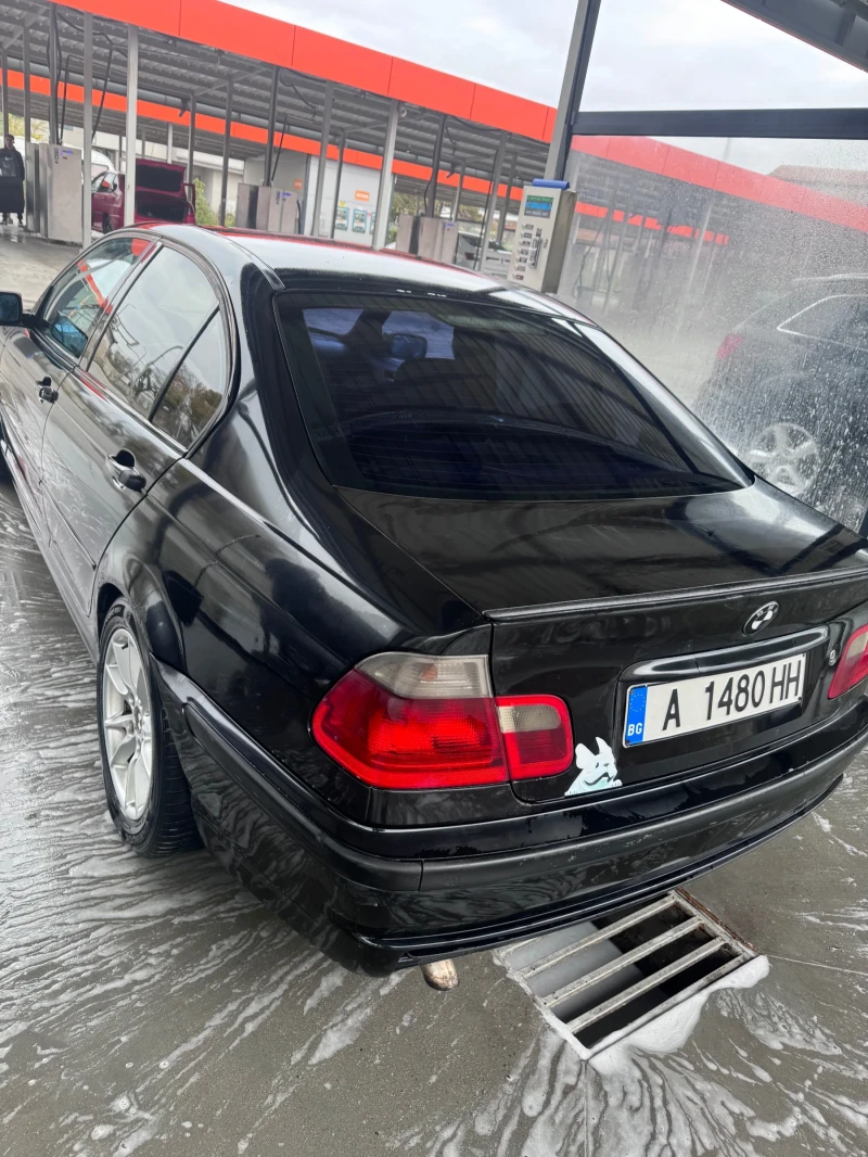 BMW 320, снимка 8 - Автомобили и джипове - 48005409