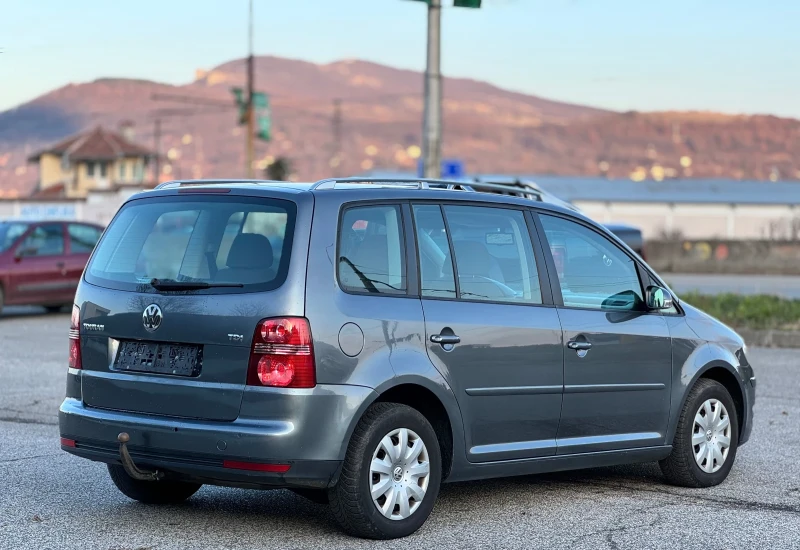 VW Touran 1.9TDi~105hp, снимка 5 - Автомобили и джипове - 48362449