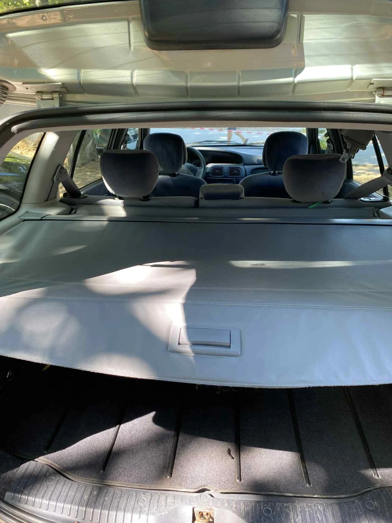 Renault Megane, снимка 13 - Автомобили и джипове - 51830908