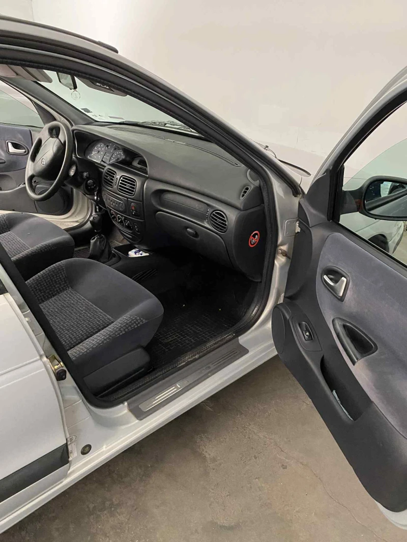Renault Megane, снимка 2 - Автомобили и джипове - 51830908