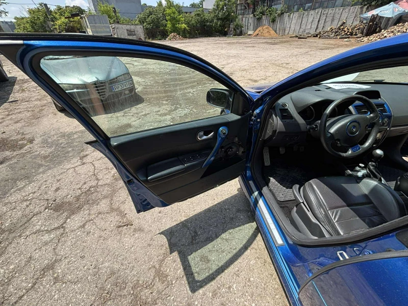 Renault Megane Sport GT, снимка 7 - Автомобили и джипове - 51704536