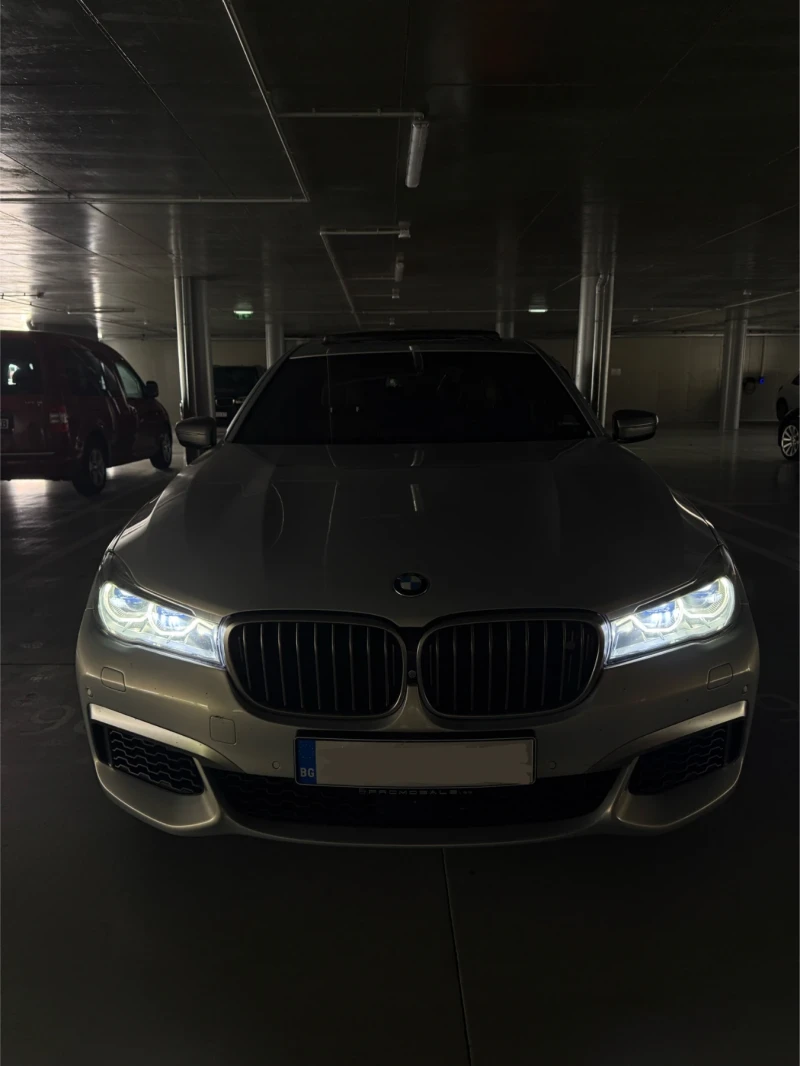 BMW 760 M760iL xDrive/LASER/Night/Sky Loung/Bowers&Wilkins, снимка 5 - Автомобили и джипове - 51909476