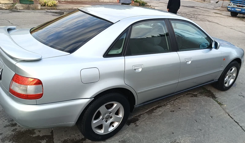 Audi A4 Бензин, снимка 3 - Автомобили и джипове - 52966344