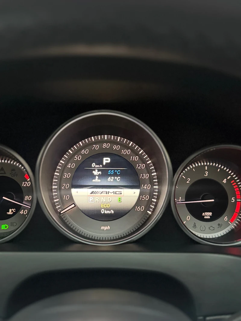 Mercedes-Benz E 220 AMG Sport Coupe, снимка 16 - Автомобили и джипове - 53058531