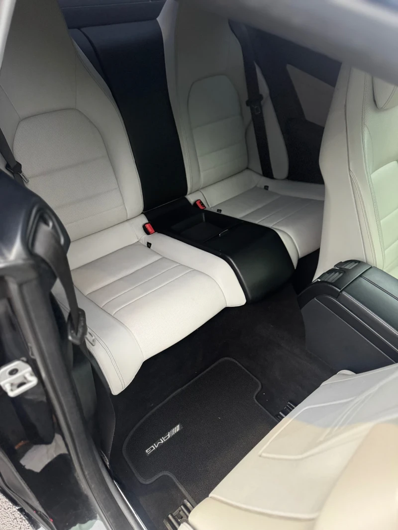 Mercedes-Benz E 220 AMG Sport Coupe, снимка 10 - Автомобили и джипове - 53058531