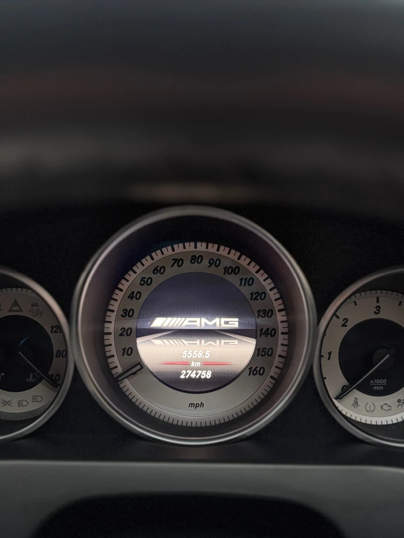 Mercedes-Benz E 220 AMG Sport Coupe, снимка 15 - Автомобили и джипове - 53058531