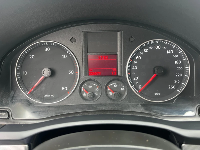 VW Golf 1.9TDI 105к.с 6 скорости, снимка 11 - Автомобили и джипове - 53316426