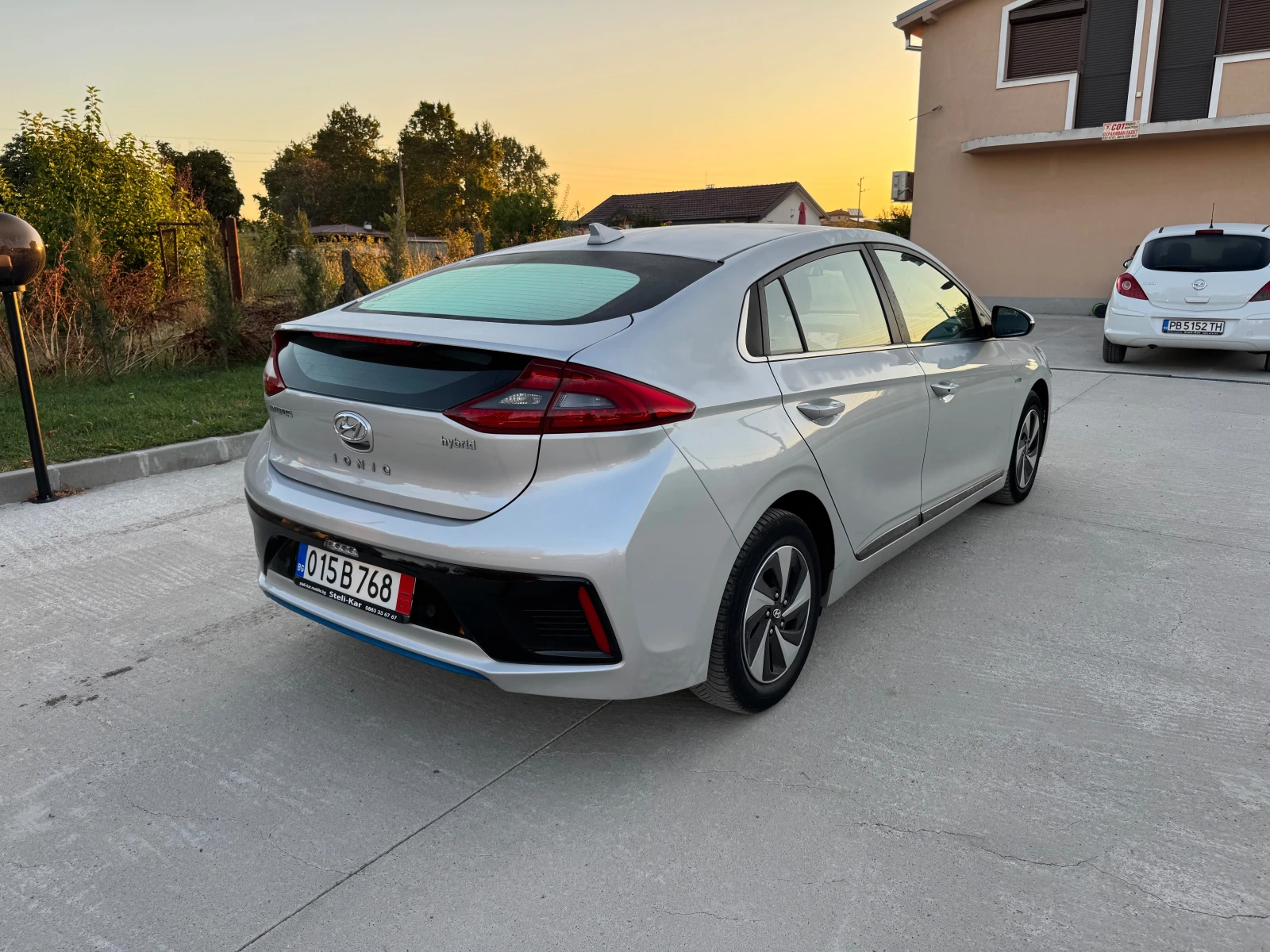 Hyundai Ioniq 1.6HYBRID-NAVI-KEY LESS-LED-DISKRONIK - изображение 3