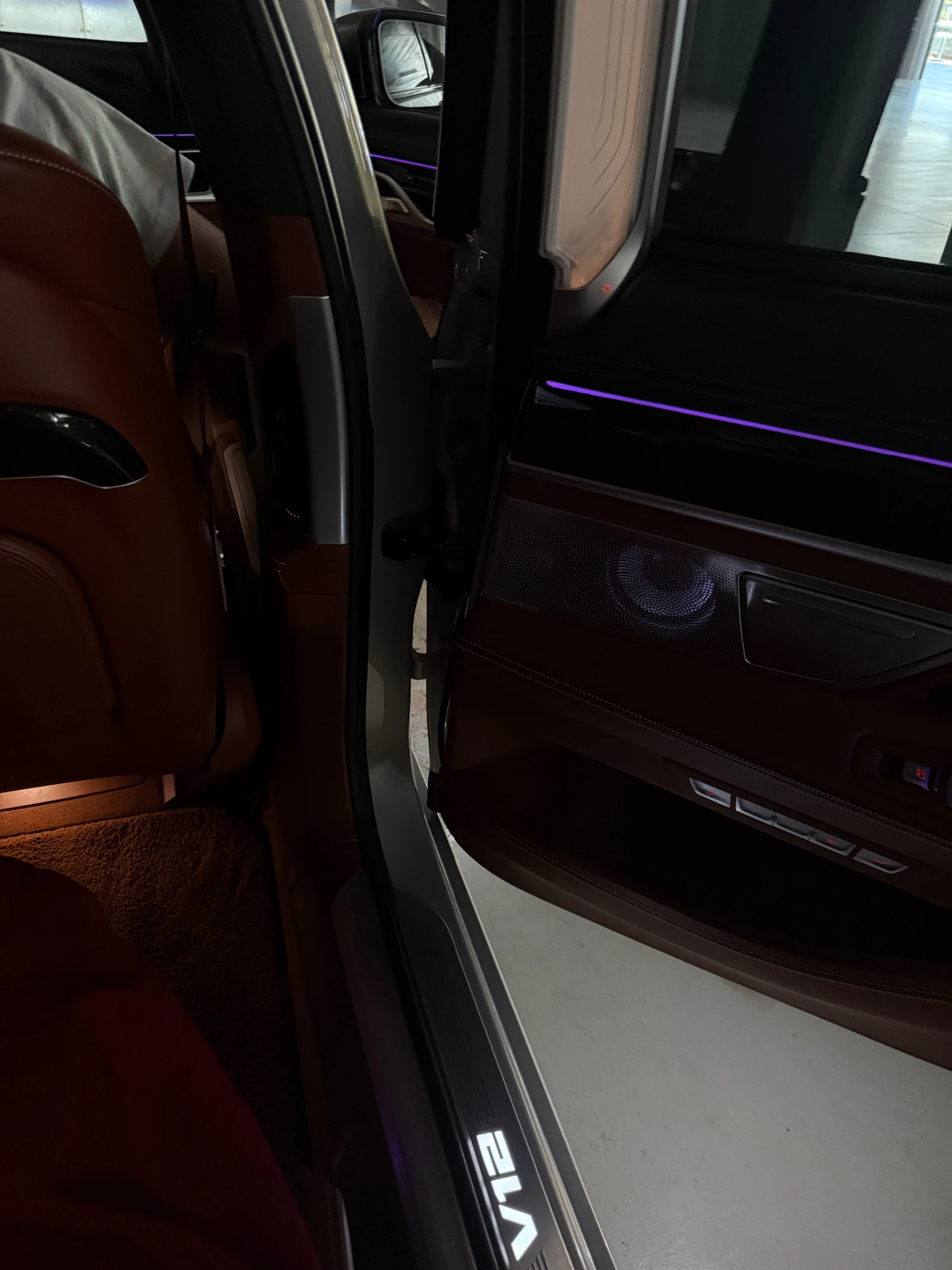 BMW 760 M760iL xDrive/LASER/Night/Sky Loung/Bowers&Wilkins | Mobile.bg   16