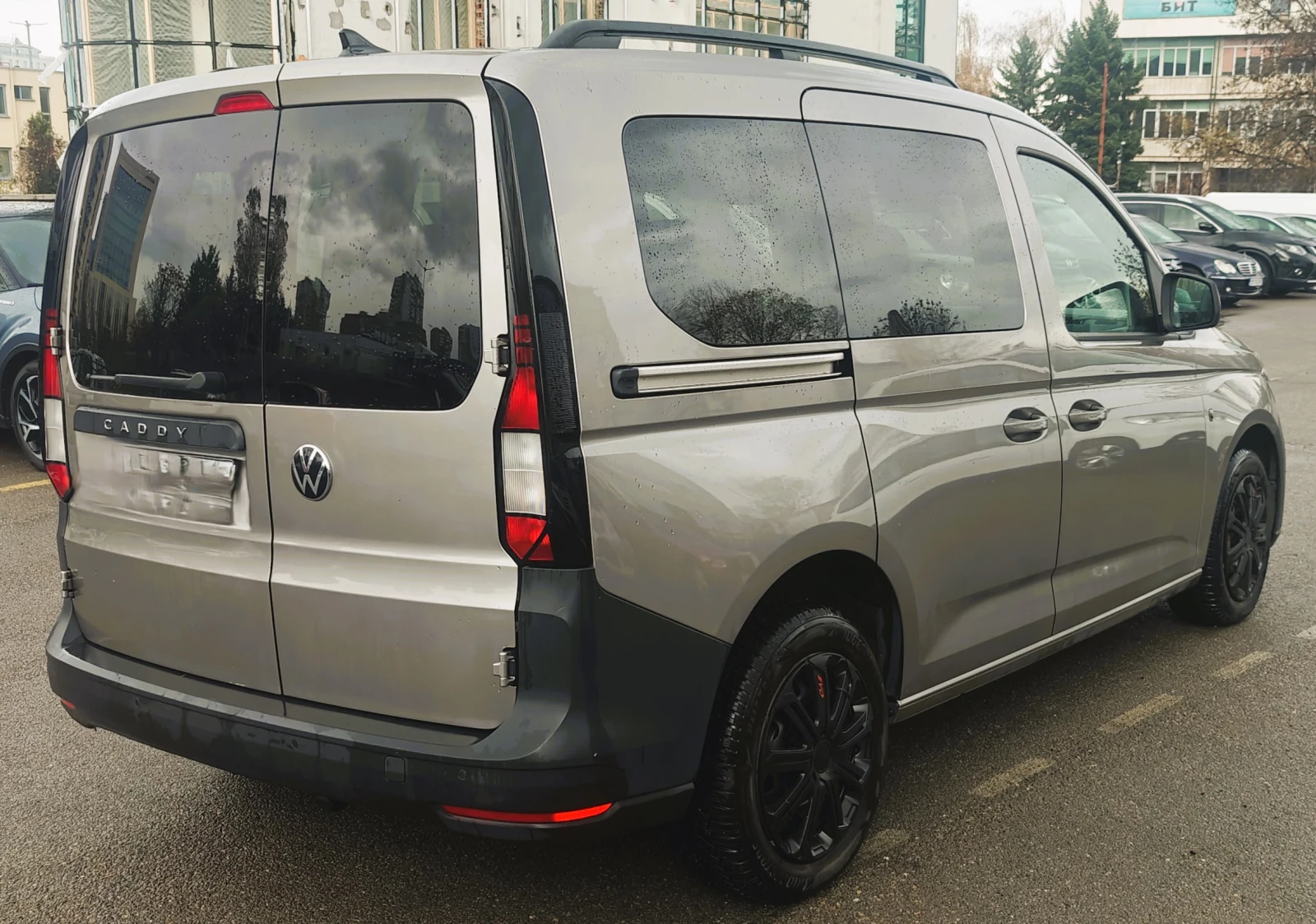 VW Caddy 2.0 TDI 6+ 1 - изображение 6