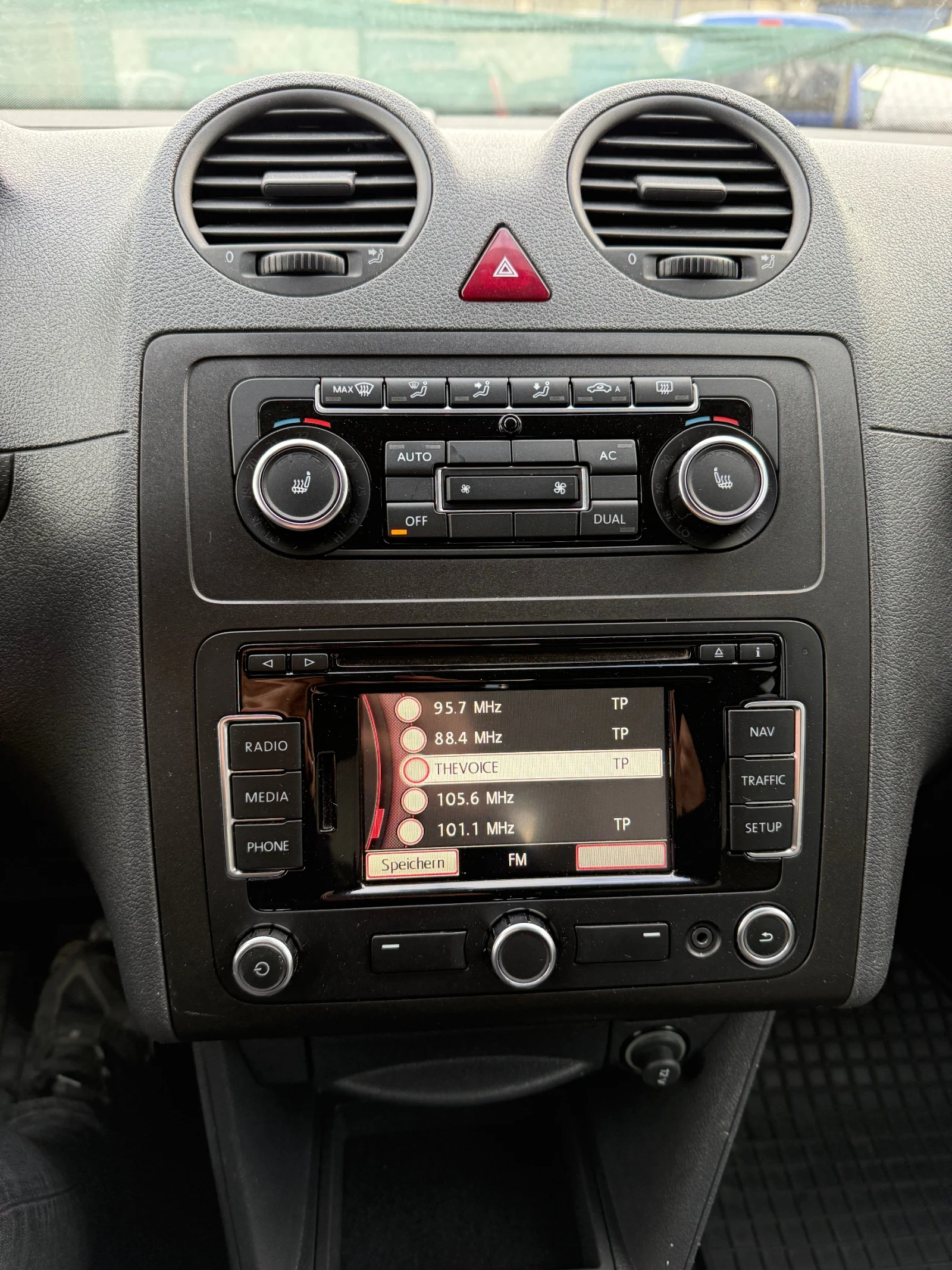 VW Caddy 2.00  MAXI - изображение 8