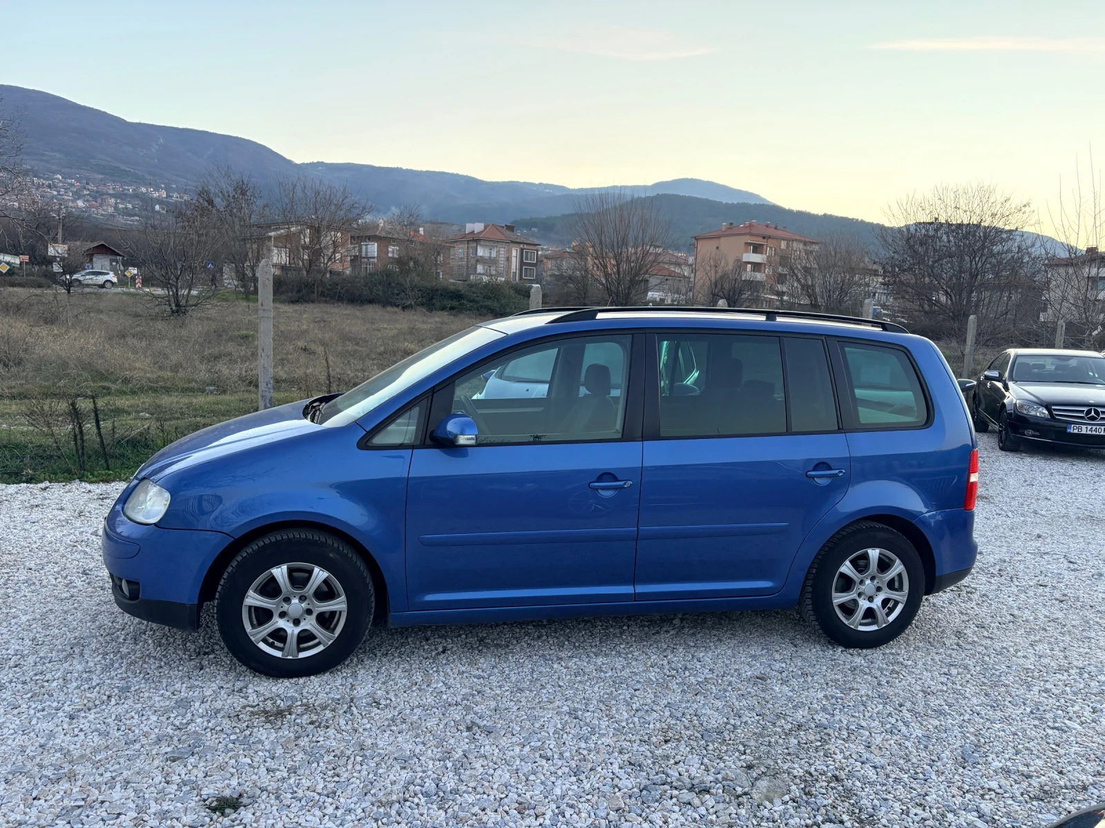 VW Touran 2.0 TDI 7 ������ ��������� | Mobile.bg � ����������� 2