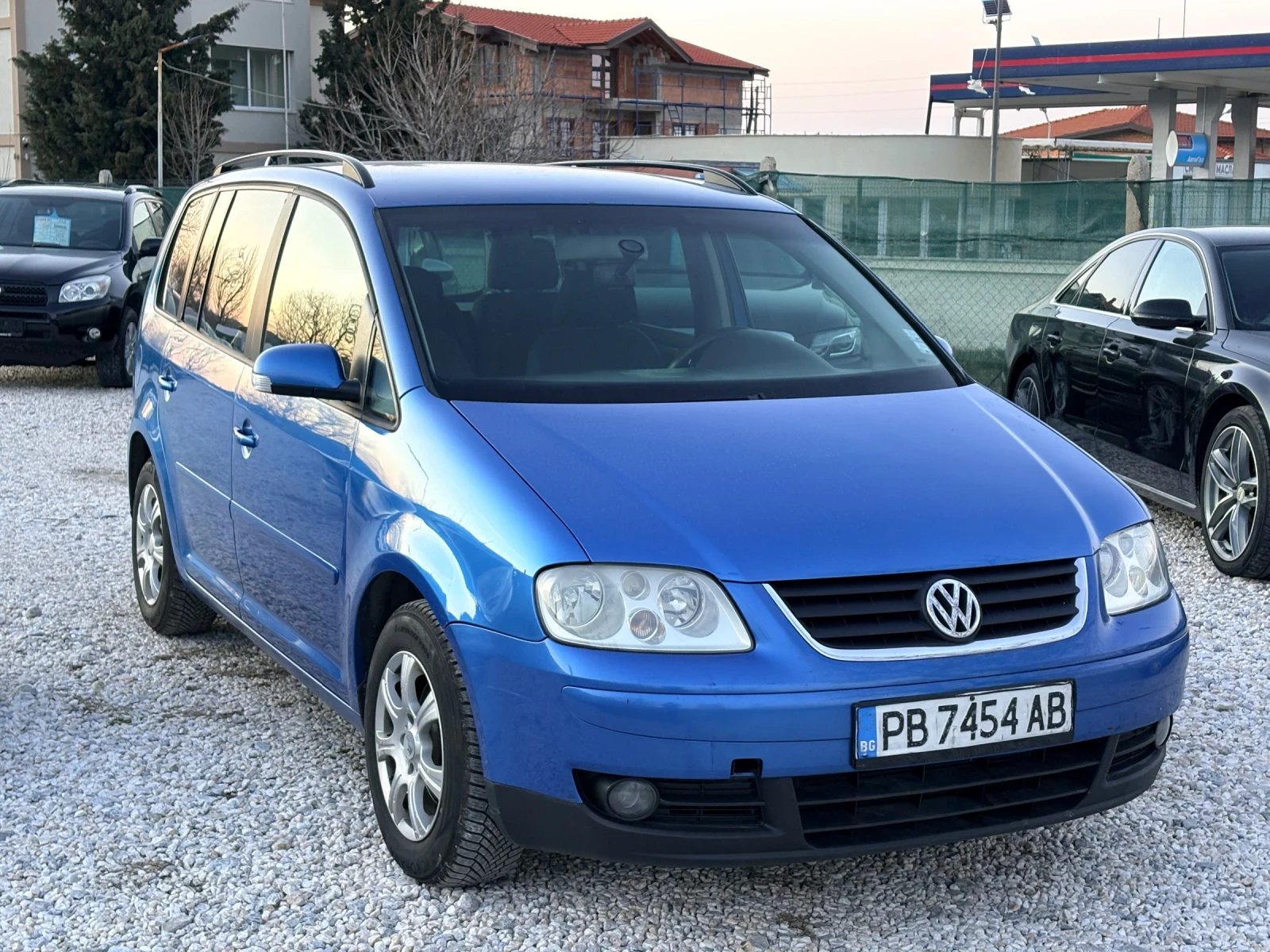 VW Touran 2.0 TDI 7 ������ ��������� | Mobile.bg � ����������� 1