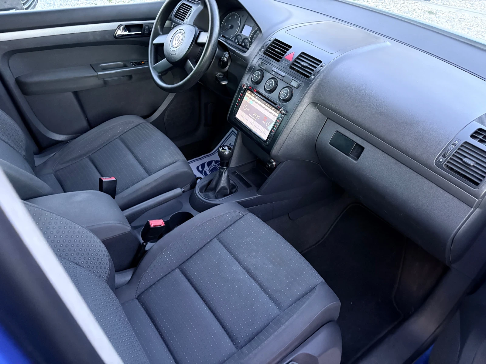 VW Touran 2.0 TDI 7 ������ ��������� | Mobile.bg � ����������� 11