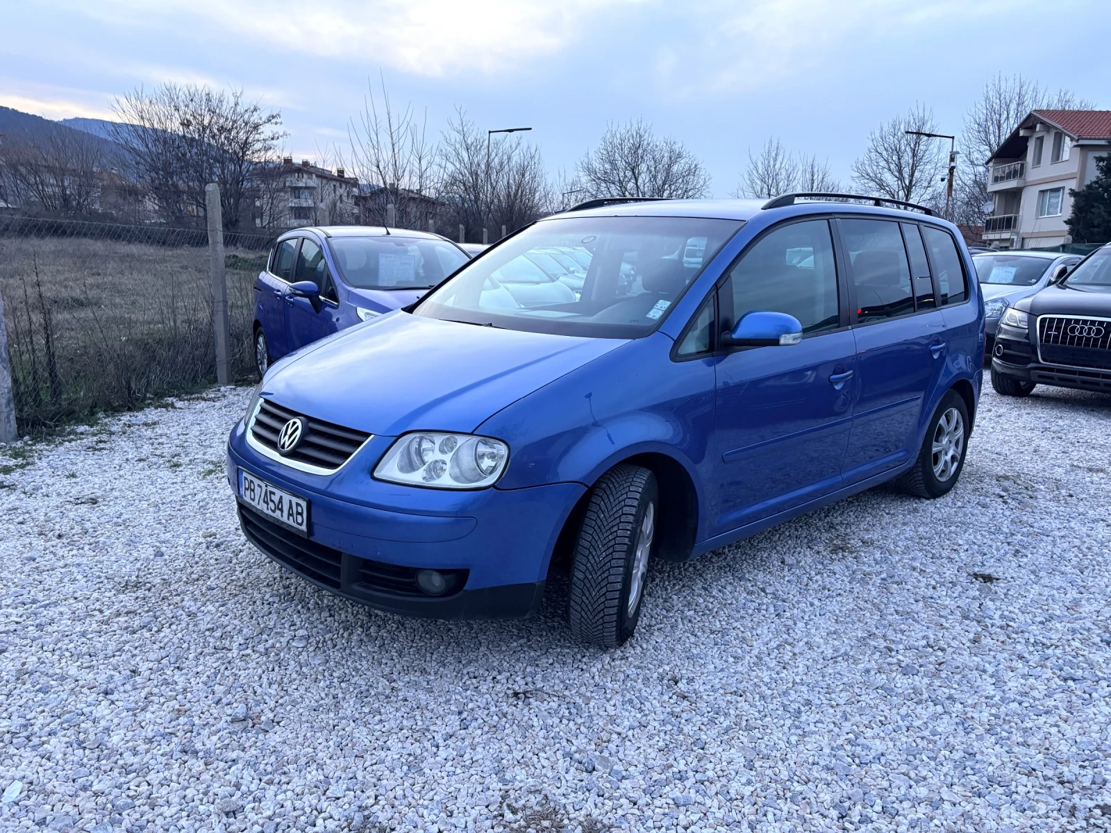 VW Touran 1.9 TDI 105 кс 7 Местен Перфектен, снимка 9 - Автомобили и джипове - 53712767