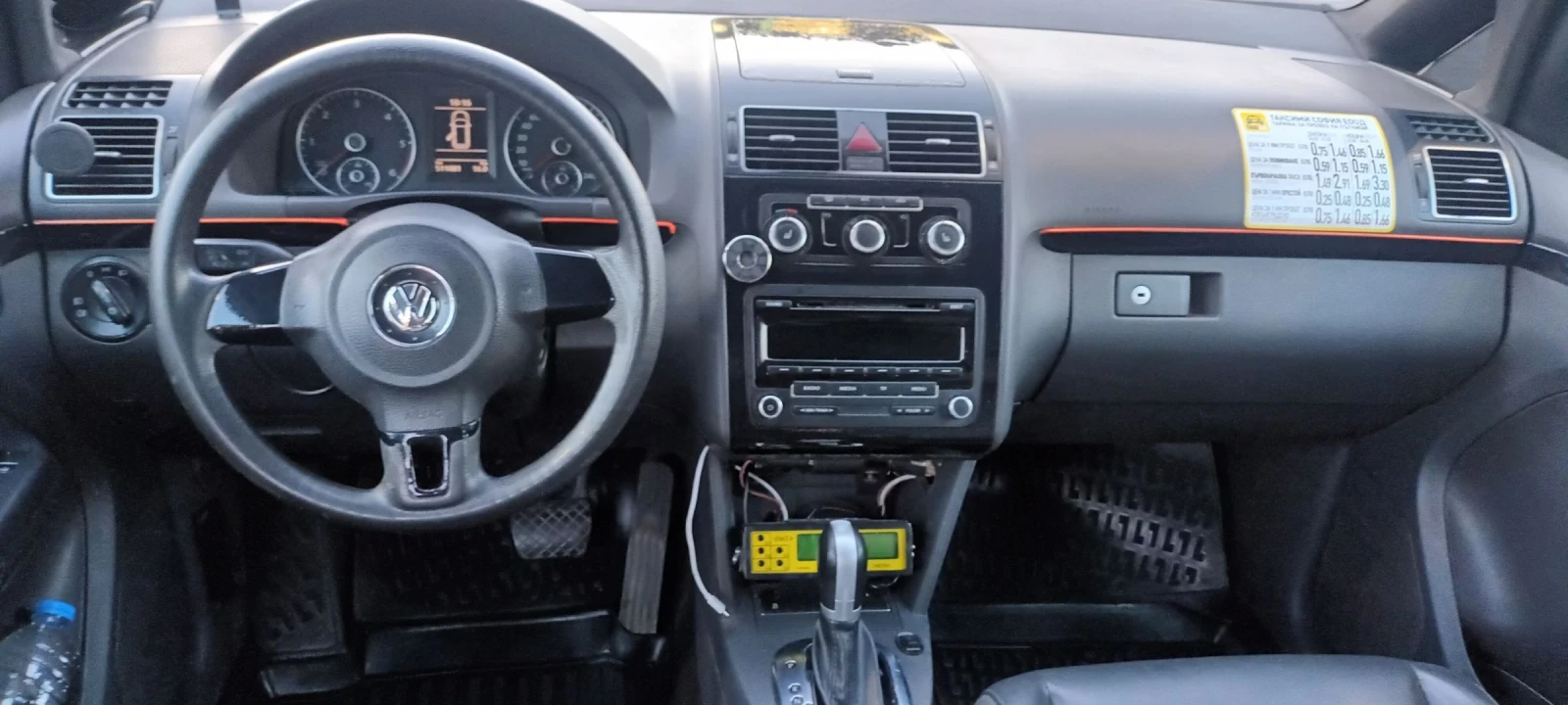 VW Touran 2.0 тди, снимка 5 - Автомобили и джипове - 53829422