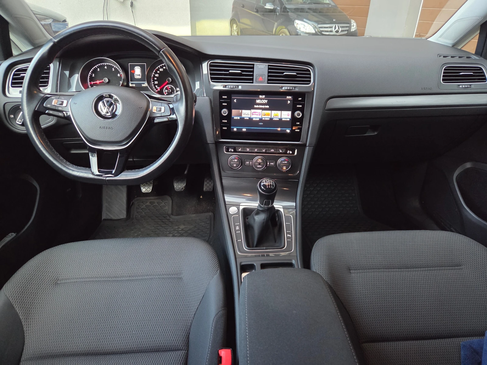 VW Golf 56000km!!! 1.5TSI 150к.UNIKAT!!!, снимка 11 - Автомобили и джипове - 54748570