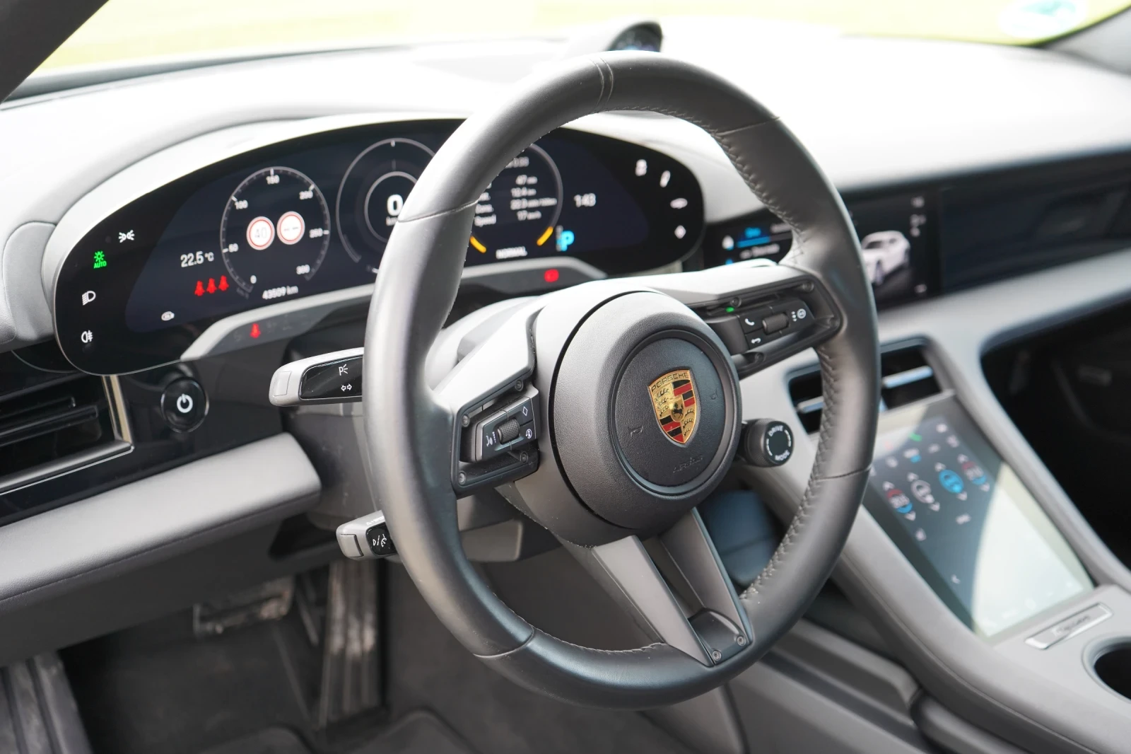Porsche Taycan 4* CROSS TURISM* PANO* DISTR* 360* KEYLESS* BOSE, снимка 6 - Автомобили и джипове - 54752141