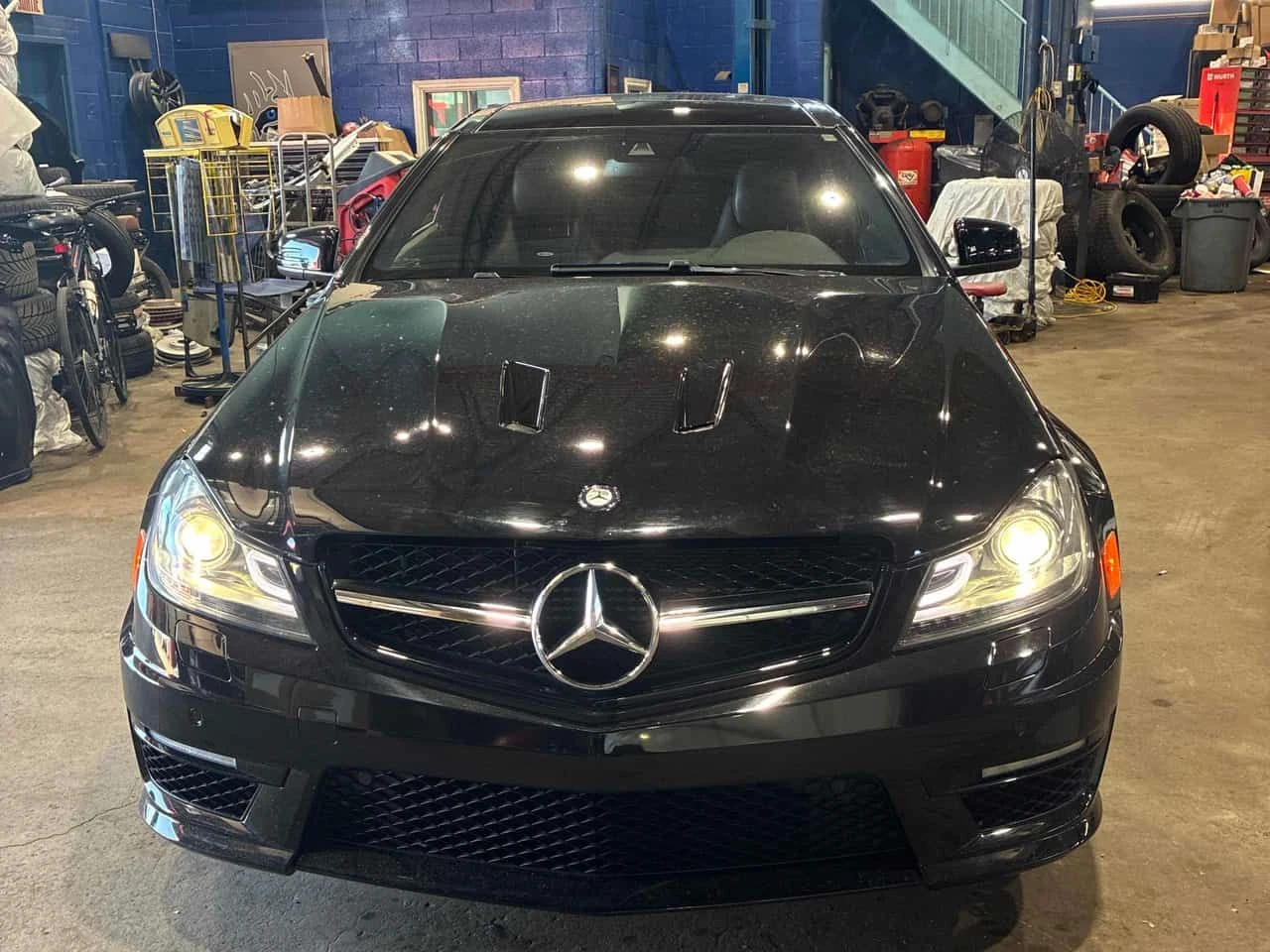 Mercedes-Benz C 63 AMG КЛИП НА МОТОРА * ОТ ПРЕДСТАВИТЕЛСТВО, снимка 2 - Автомобили и джипове - 54766538