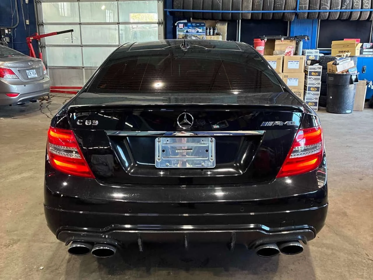 Mercedes-Benz C 63 AMG КЛИП НА МОТОРА * ОТ ПРЕДСТАВИТЕЛСТВО, снимка 5 - Автомобили и джипове - 54766538